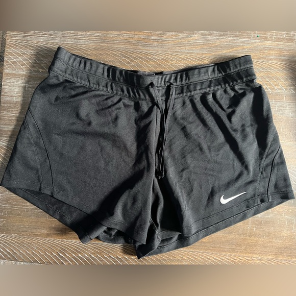 Nike Dry Fit size M Black shorts - Picture 1 of 3